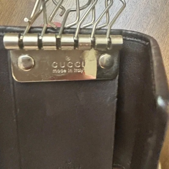Authentic Gucci Monogram Key Holder - Picture 6 of 6